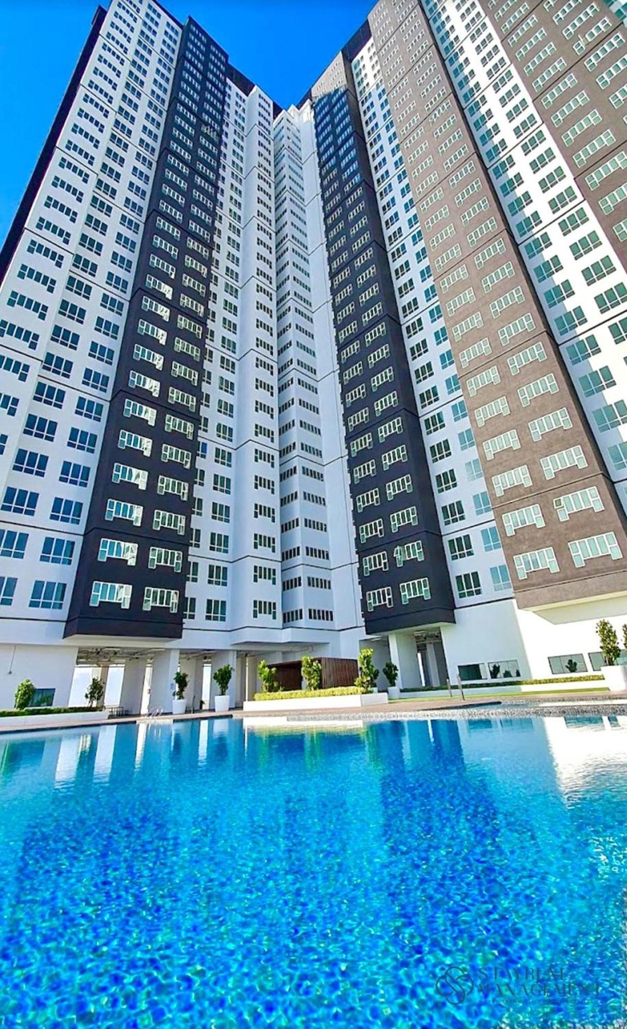 Amber Cove * Malacca